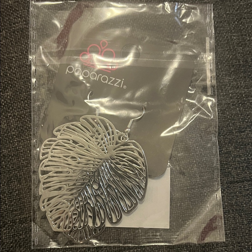 Paparazzi Metallic Silver Leaf Earrings